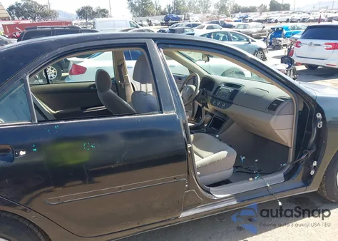 2005 Toyota Camry Le z USA, uszkodzony, nr VIN 4T1BE32K75U054367